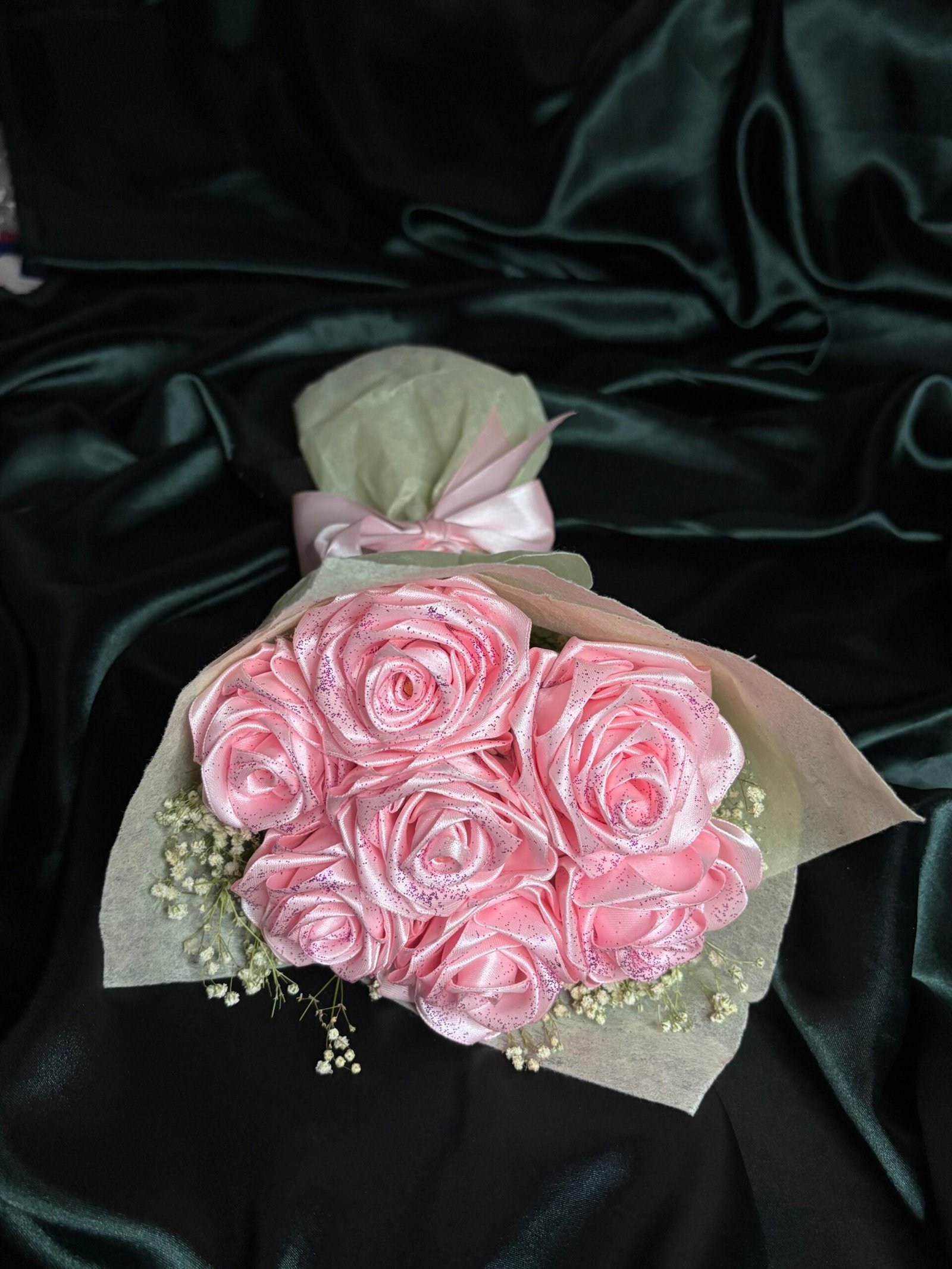 Satin Rose Bouquet Giftyaari